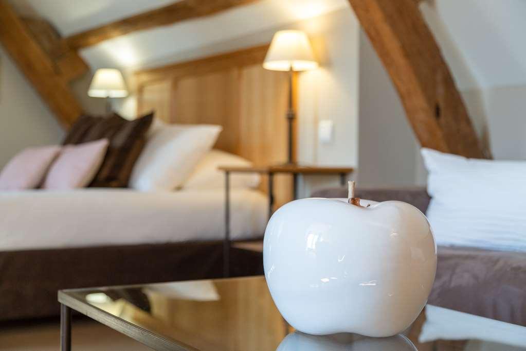 Hotel Saint-Laurent, The Originals Relais Монфор-л'Амори Номер фото