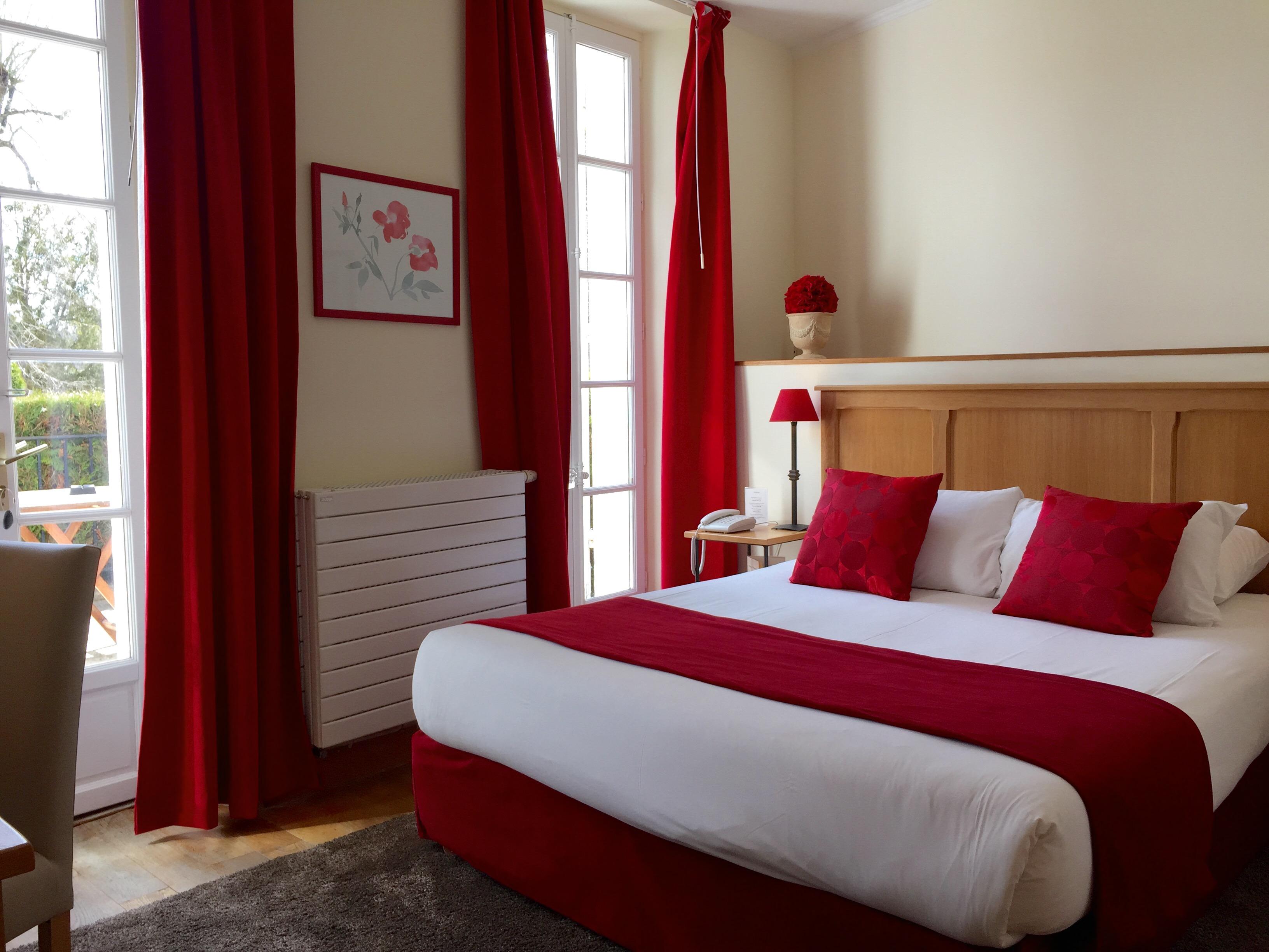 Hotel Saint-Laurent, The Originals Relais Монфор-л'Амори Экстерьер фото