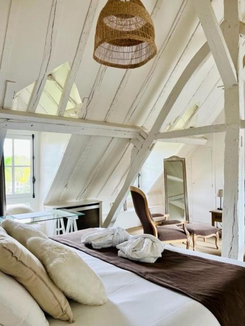 Hotel Saint-Laurent, The Originals Relais Монфор-л'Амори Экстерьер фото